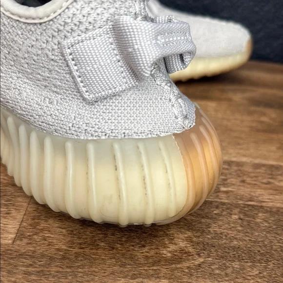 Adidas Men’s Yeezy Boost Size 6 - Picture 8 of 12